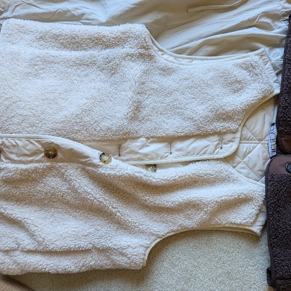 J.Crew Cream Reversible Vest in Primaloft - Picture 3 of 3